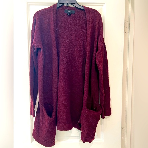 FOREVER 21 SMALL BURGUNDY PLUSH CARDIGAN (fits like M/L) - Picture 1 of 8
